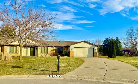 13197 Golden Crt Ct, Fenton, MI 48430