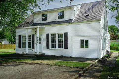 3600 Chinook Trl, Monroe, MI 48162