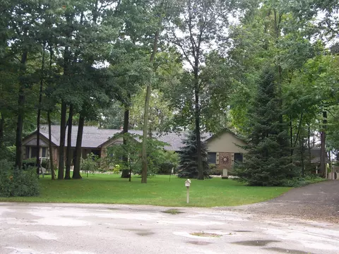 9270 Eton Crt Ct, Swartz Creek, MI 48473