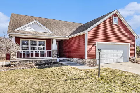 284 Laura Ln, Linden, MI 48451