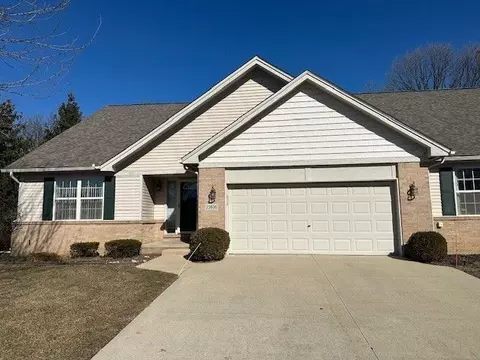 23636 Mccort Dr, Brownstown, MI 48134