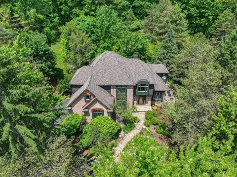 8897 Morning Mist Dr, Independence, MI 48348