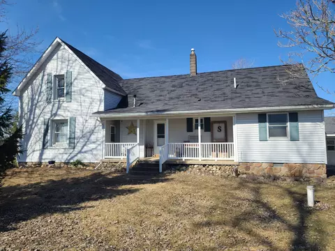 785 Elk Creek Rd, Watertown, MI 48401