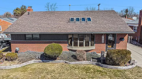 8600 Cardwell St, Westland, MI 48185