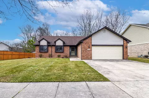 38291 Oakwest Dr, Westland, MI 48185