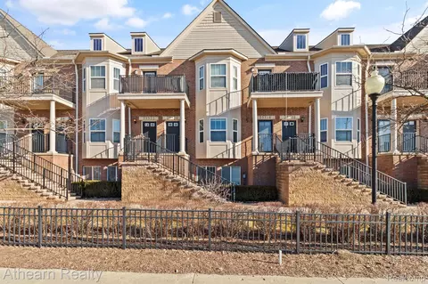 25520 Portico Ln, Novi, MI 48375