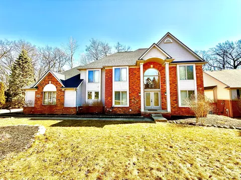 5440 Bridge Trl E, Commerce, MI 48382