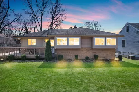 400 Red Oak Lane Ln, Rochester Hills, MI 48307