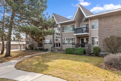 1989 Klingensmith Rd #48, Bloomfield Township, MI 48302