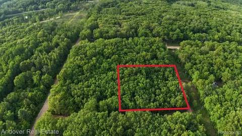 Swan Creek Crt, Allegan, MI 49010
