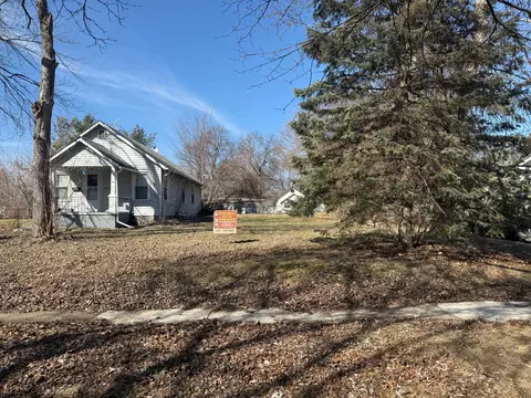 679 E Beverly Ave, Pontiac, MI 48340