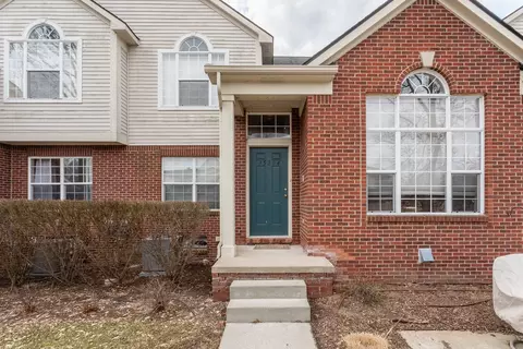 35204 Emma Cir, Commerce, MI 48390