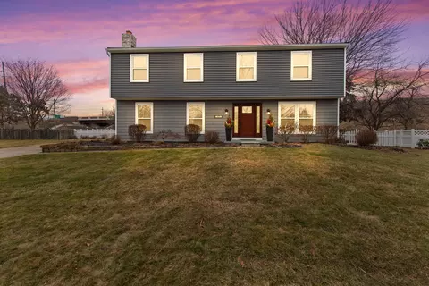 1975 Fleetwood Dr, Troy, MI 48098
