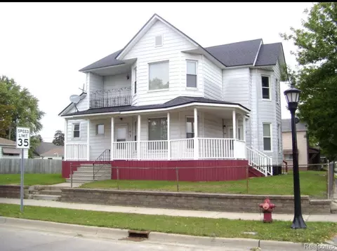 1421 Broadway St, Bay City, MI 48708