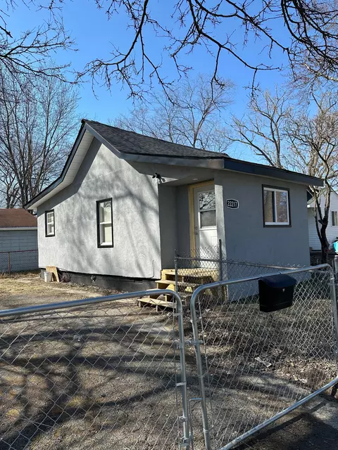 22217 Columbus Ave, Warren, MI 48089