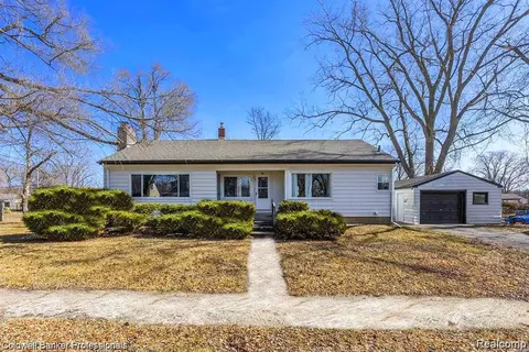 48 Linabury Ave, Waterford, MI 48328