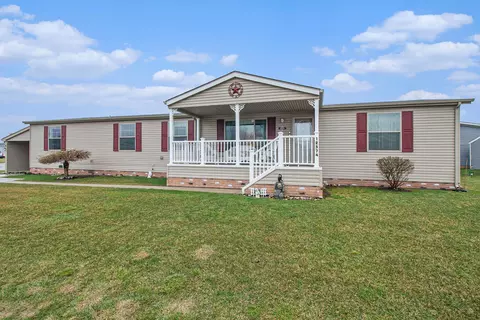 12374 Oak Ridge Cir, Green Oak, MI 48178