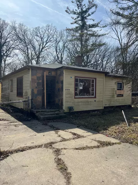 305 W Stewart Ave, Flint, MI 48505