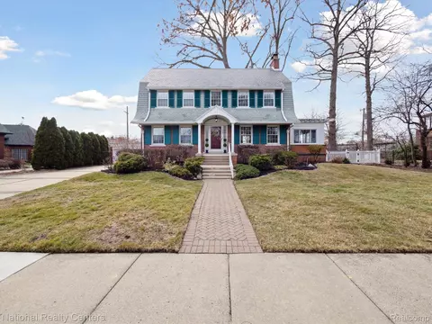 422 Hendrie Blvd, Royal Oak, MI 48067