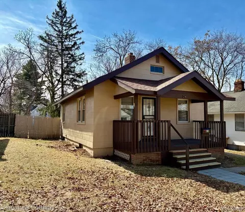 24 Kemp St, Pontiac, MI 48342