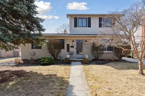 11667 Parkview Dr, Plymouth, MI 48170