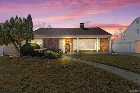 18020 Juliana Ave, Eastpointe, MI 48021