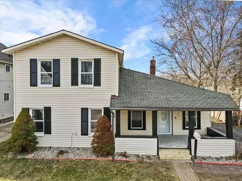15 Center St, Oxford, MI 48371