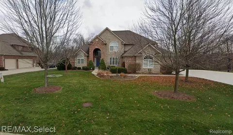 2239 Lost Oak Crt Ct, Grand Blanc, MI 48439