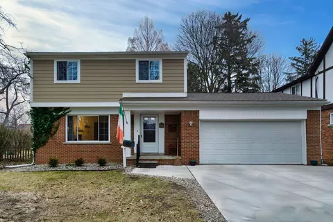 9912 Auburndale St, Livonia, MI 48150