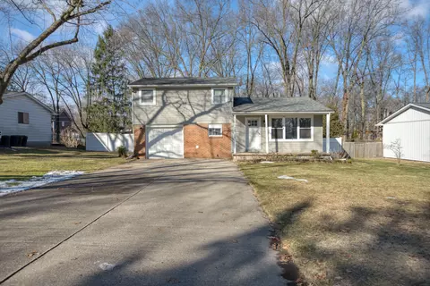 2430 Keith Rd, West Bloomfield, MI 48324