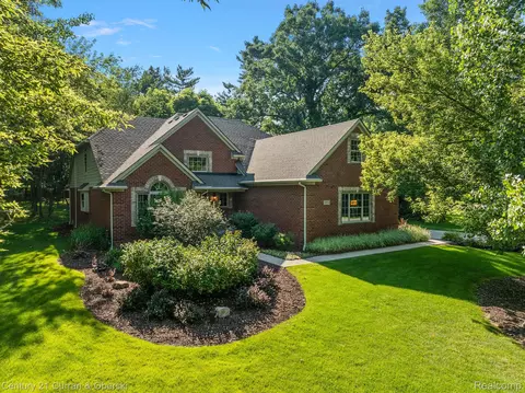4574 Clifford Rd, Genoa, MI 48116