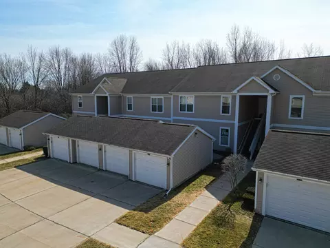 8126 Autumn Woods Trl, Superior, MI 48198
