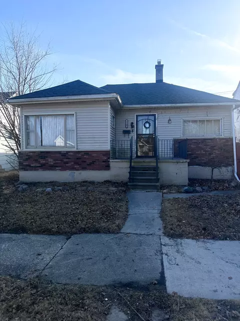 5069 Anatole St, Grosse Pointe, MI 48236