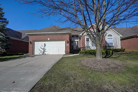 1074 Andover Cir, Commerce, MI 48390