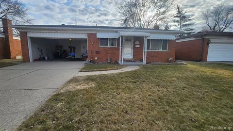 26688 Tom Allen Dr, Warren, MI 48089
