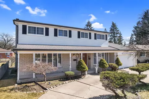 26410 Haverhill Dr, Warren, MI 48091