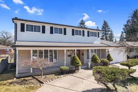 26410 Haverhill Dr, Warren, MI 48091
