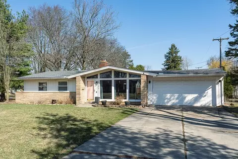 29171 Rambling Rd, Southfield, MI 48076