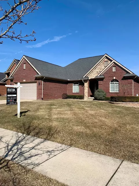 8343 Washington Woods Dr, Washington, MI 48094