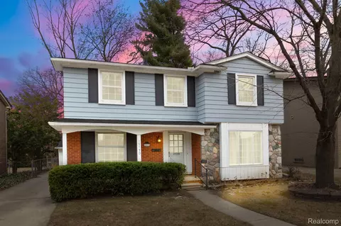 10170 Dartmouth St, Oak Park, MI 48237