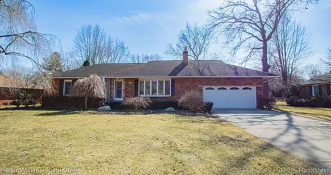 22022 Drexel St, Clinton Township, MI 48036