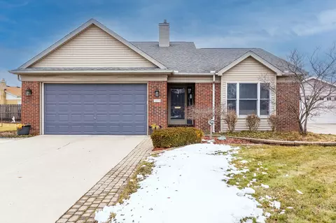 24519 Harmon Cir, Saint Clair Shores, MI 48080