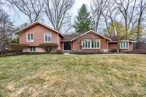 1959 Shore Hill Dr, Bloomfield Township, MI 48302