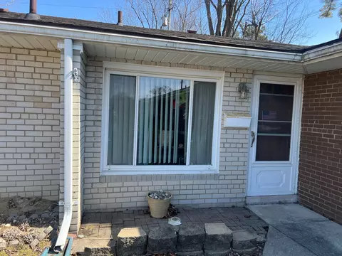 308 N Rochester Rd #13, Clawson, MI 48017