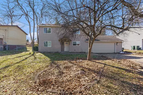 221 Heights Rd, Orion, MI 48362