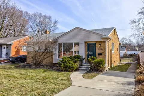 24250 Ithaca St, Oak Park, MI 48237