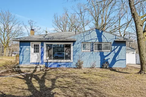 547 E Summit St, Milford, MI 48381