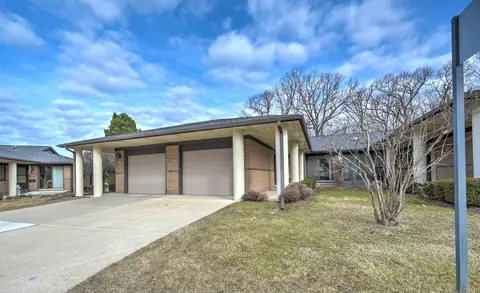 916 Wexford Way 7 2l Way #7, Rochester Hills, MI 48307