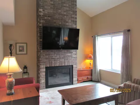 35468 Heritage Ln 11 Ln, Farmington, MI 48335