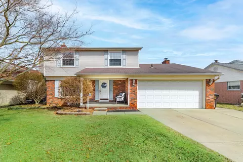 4105 Grange Rd, Trenton, MI 48183